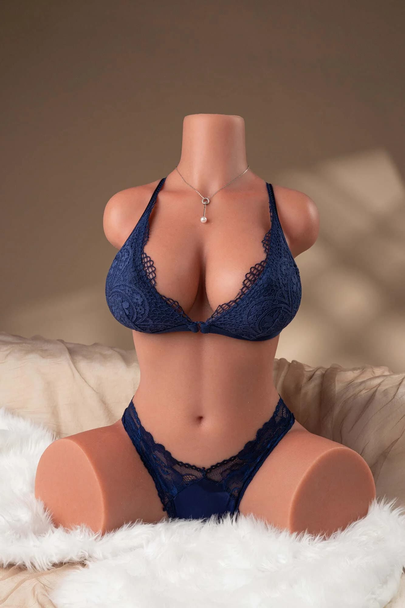 Carmen Sitzende Silikon-Torso Liebespuppe 13 kg