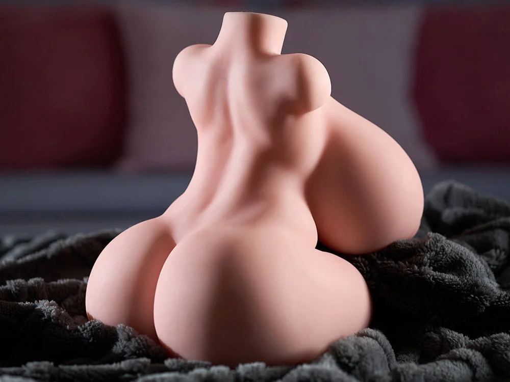 Madz Busty Fantasy Torso ตุ๊กตาเซ็กส์ทอร์โซหน้าอกใหญ่ 6.58 กก. — photo 4 of 14
