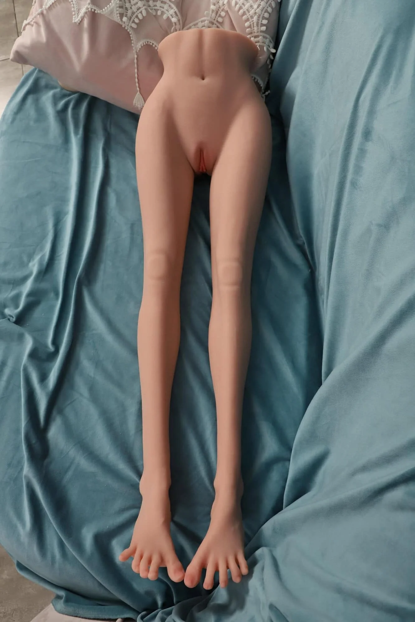Poupée torse et jambes 75 cm