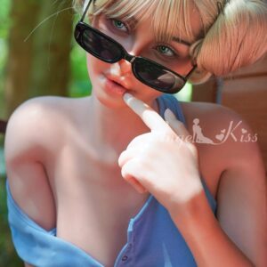 Regina silicone sex doll 159 cm 9.jpg